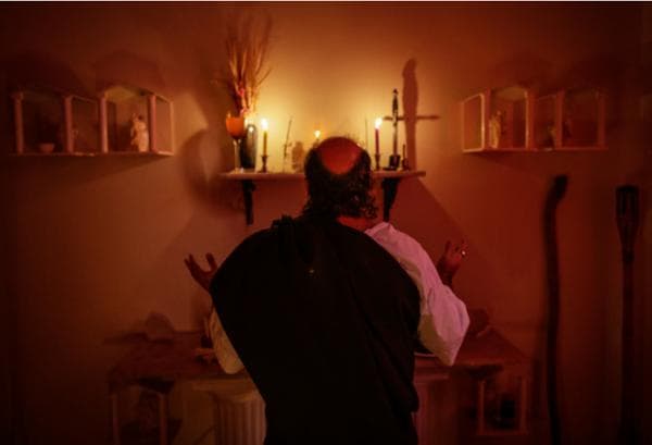 I.O.B: um exorcismo da Alta Magia