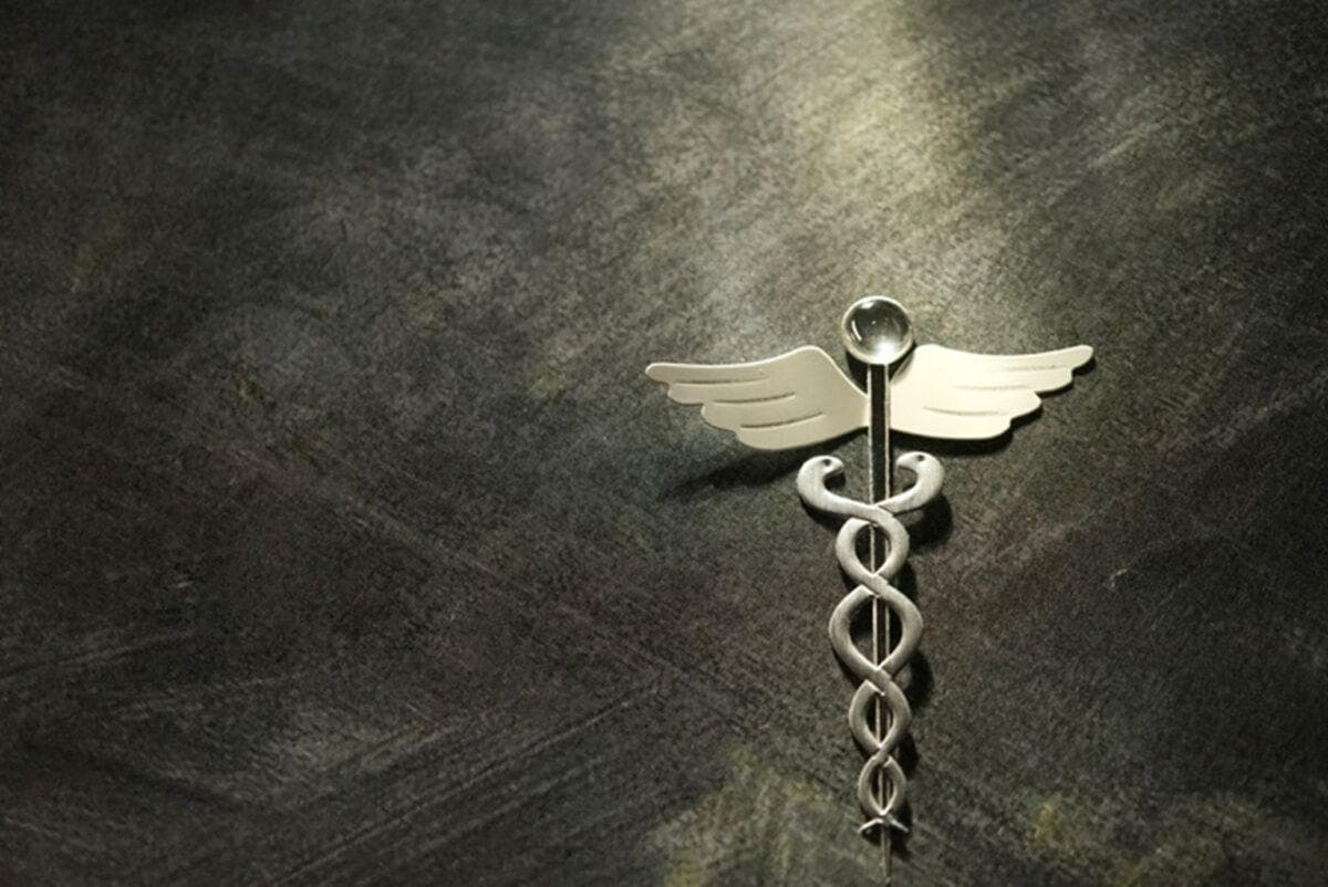 Influências Mágicas e Princípios do Hermetismo