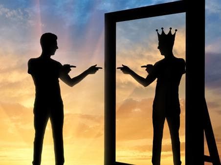 Magia atual e vozes do abismo da cabeça vazia