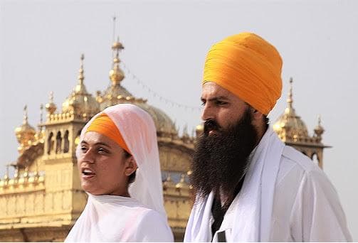 As Origens Religiosas do Sikhismo – Monoteísmo Hindu e Conexão com o Islã