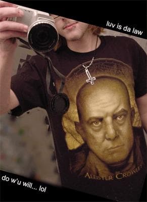 Cinco razões do porque Aleister Crowley continua relevante