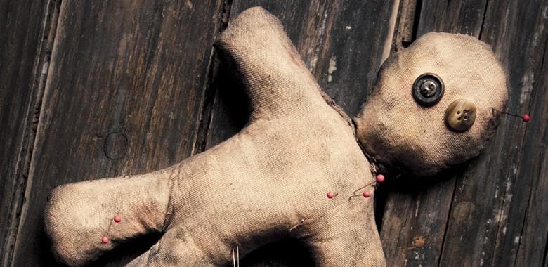 Feitiços com o boneco vodu